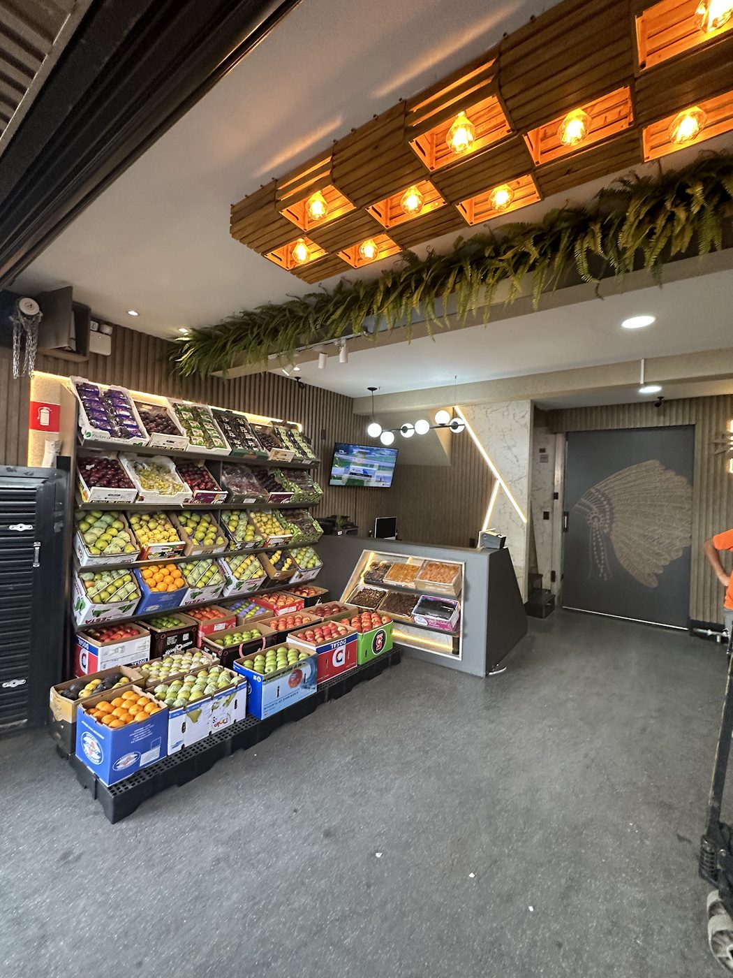 Frutas organizadas prontas para venda